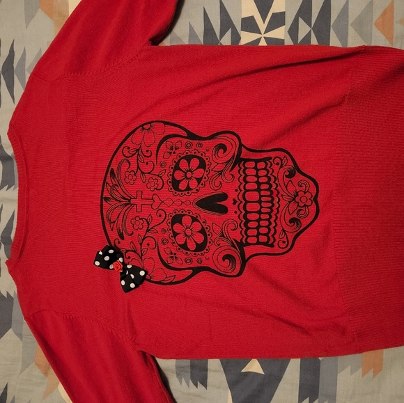 Red Cardigan with Skull and bow - Picture 4 of 5